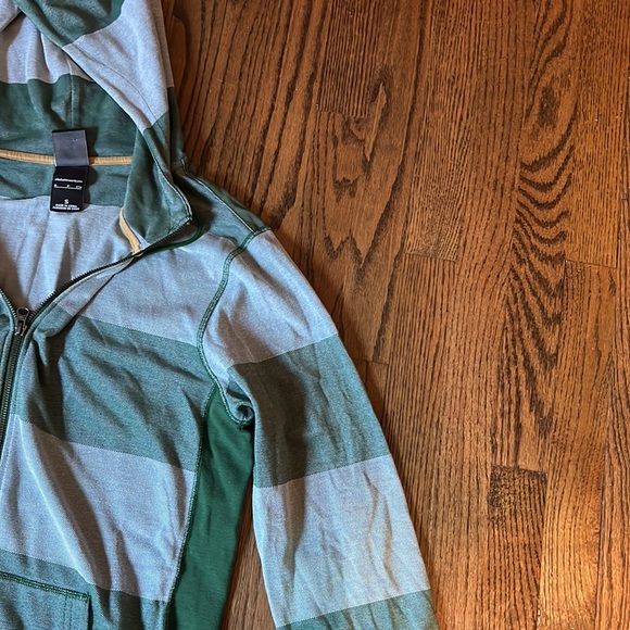 Nike Dri-fit zip front jacket. - Picture 8 of 12